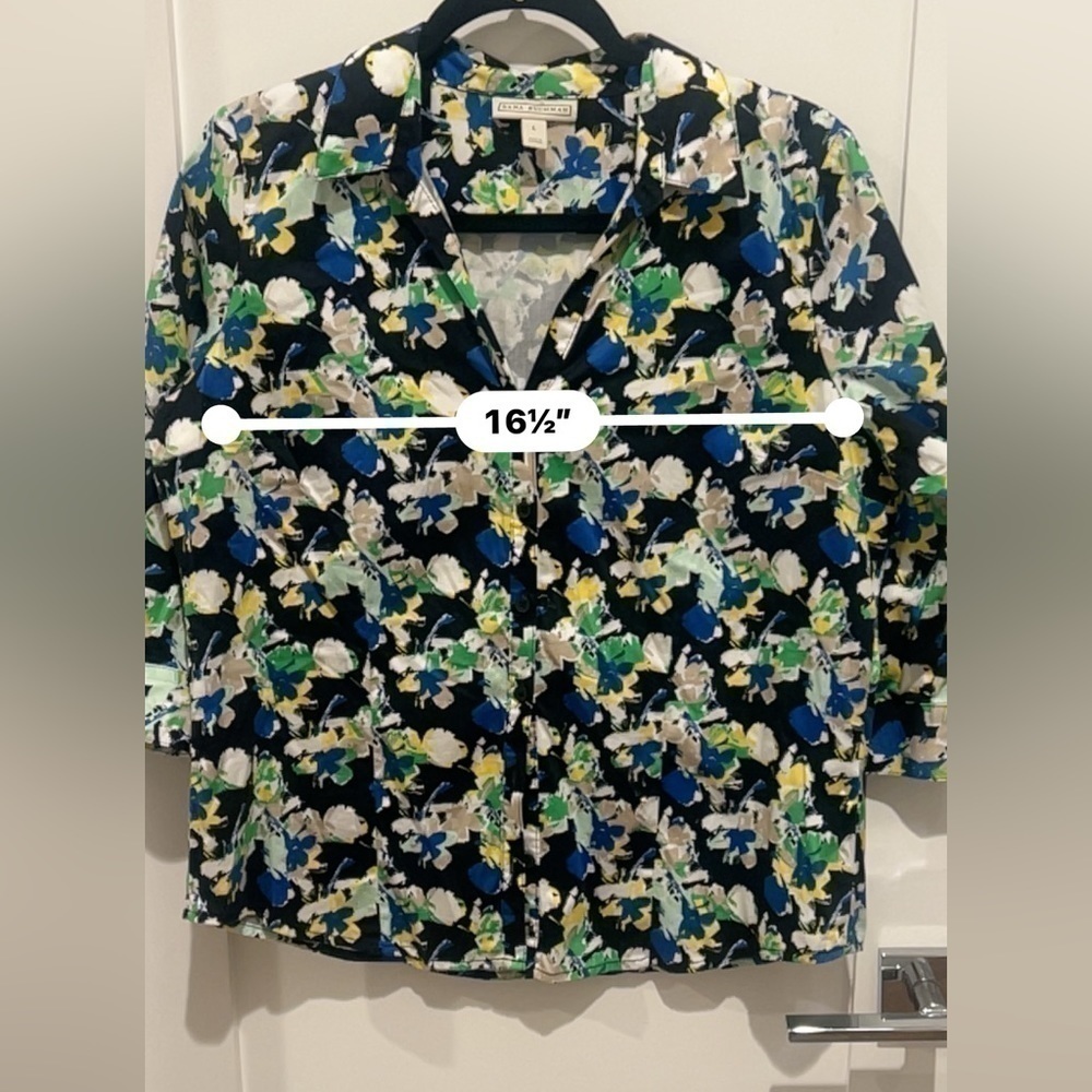 Dana Buchman Size L Button Up Floral Print Collar Stretch Blouse Blue White - Picture 3 of 7